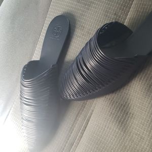 Tory burch slip on brand new